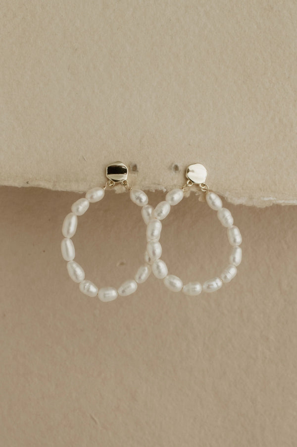 Freya Pearl Hoop Stud / Gold