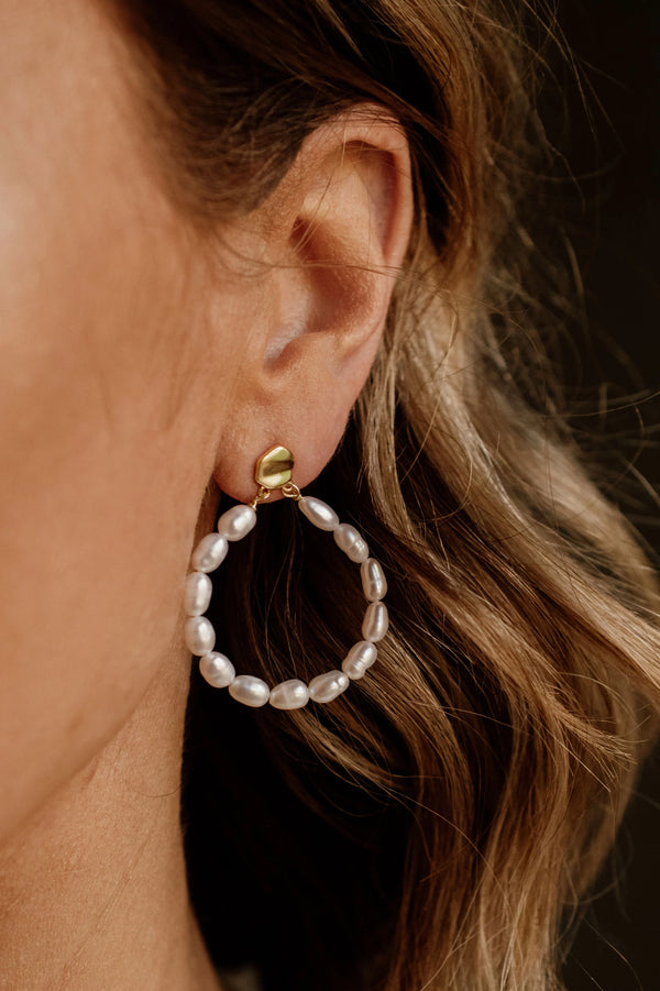 Freya Pearl Hoop Stud / Gold