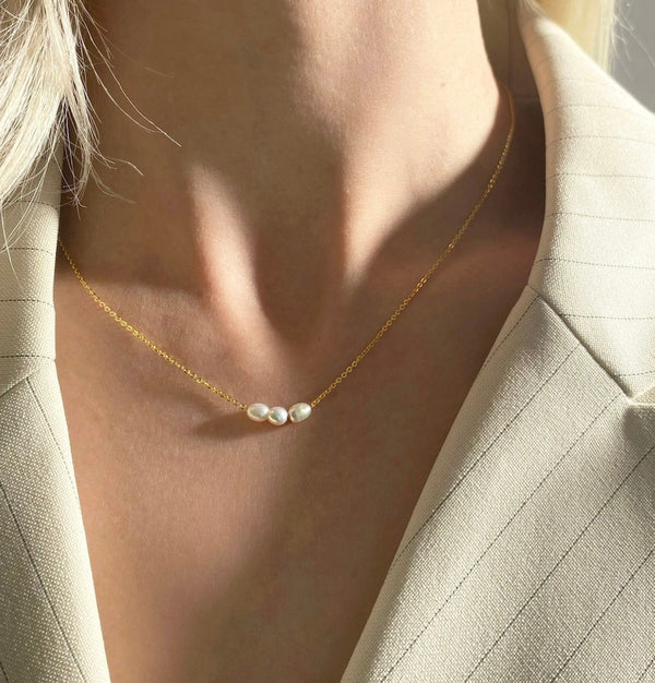 Mini Pearl Necklace Gold