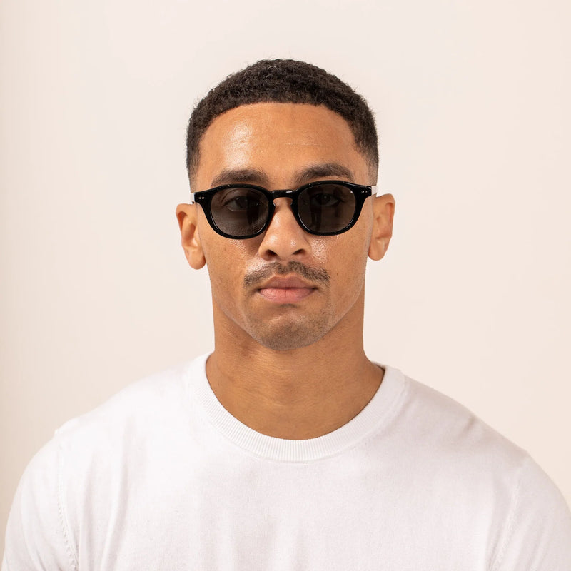 Elio Sunglasses / Black / Polarised