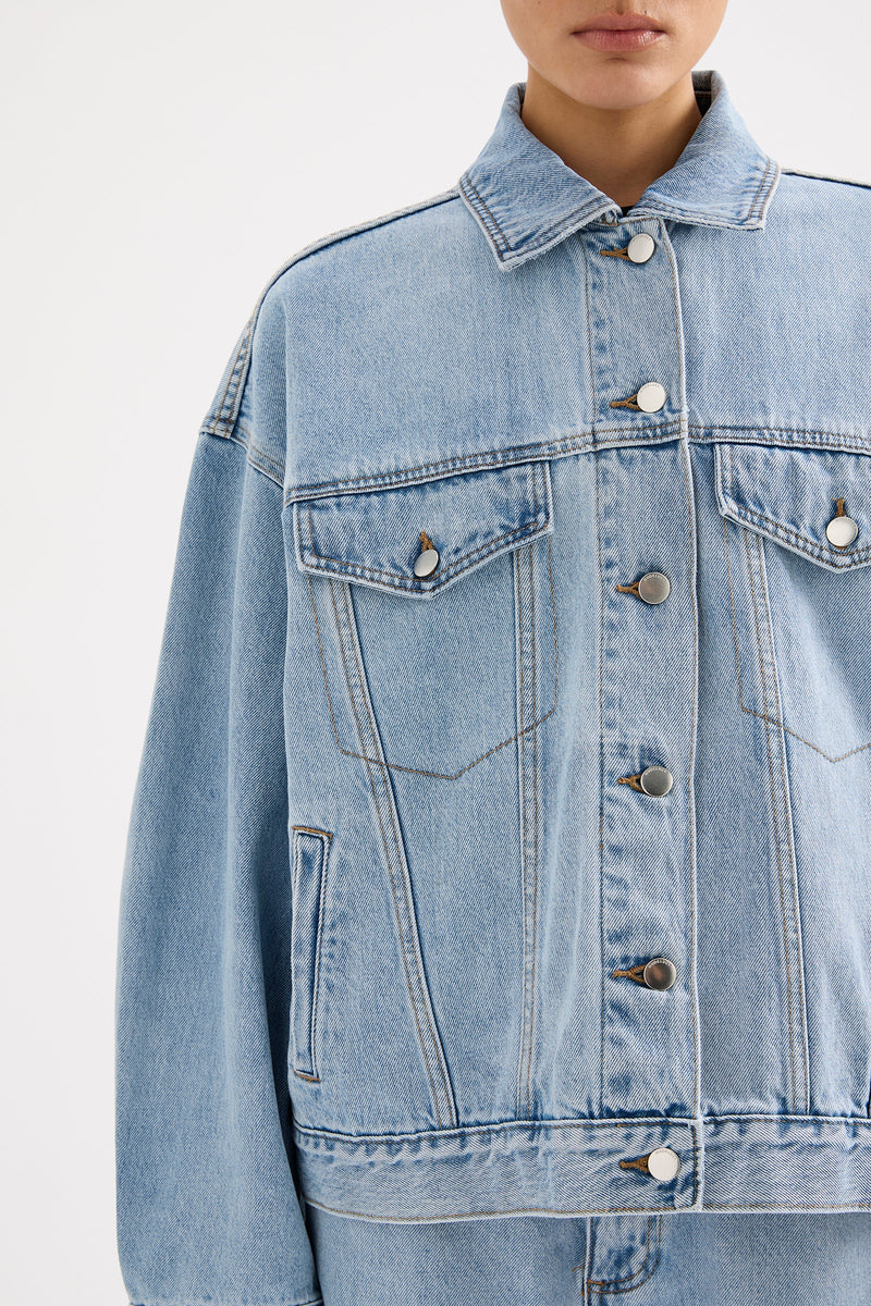 Sia Denim Jacket 90s Wash Light Blue